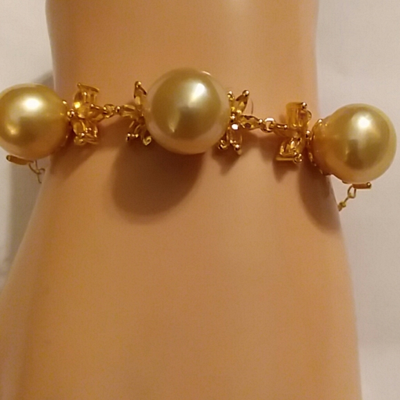 LC Jewelry - SOUTH SEA GOLDEN PEARL BRACELET 4-10"